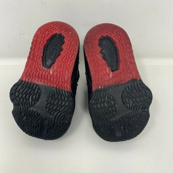 Nike Boys Lebron 17 BQ3177-006 Sneaker Shoes  4 C - Picture 7 of 8